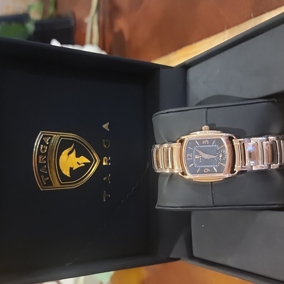 NWT LADIES LUXURY ROSE GOLD TARGA WATCH - Picture 5 of 6